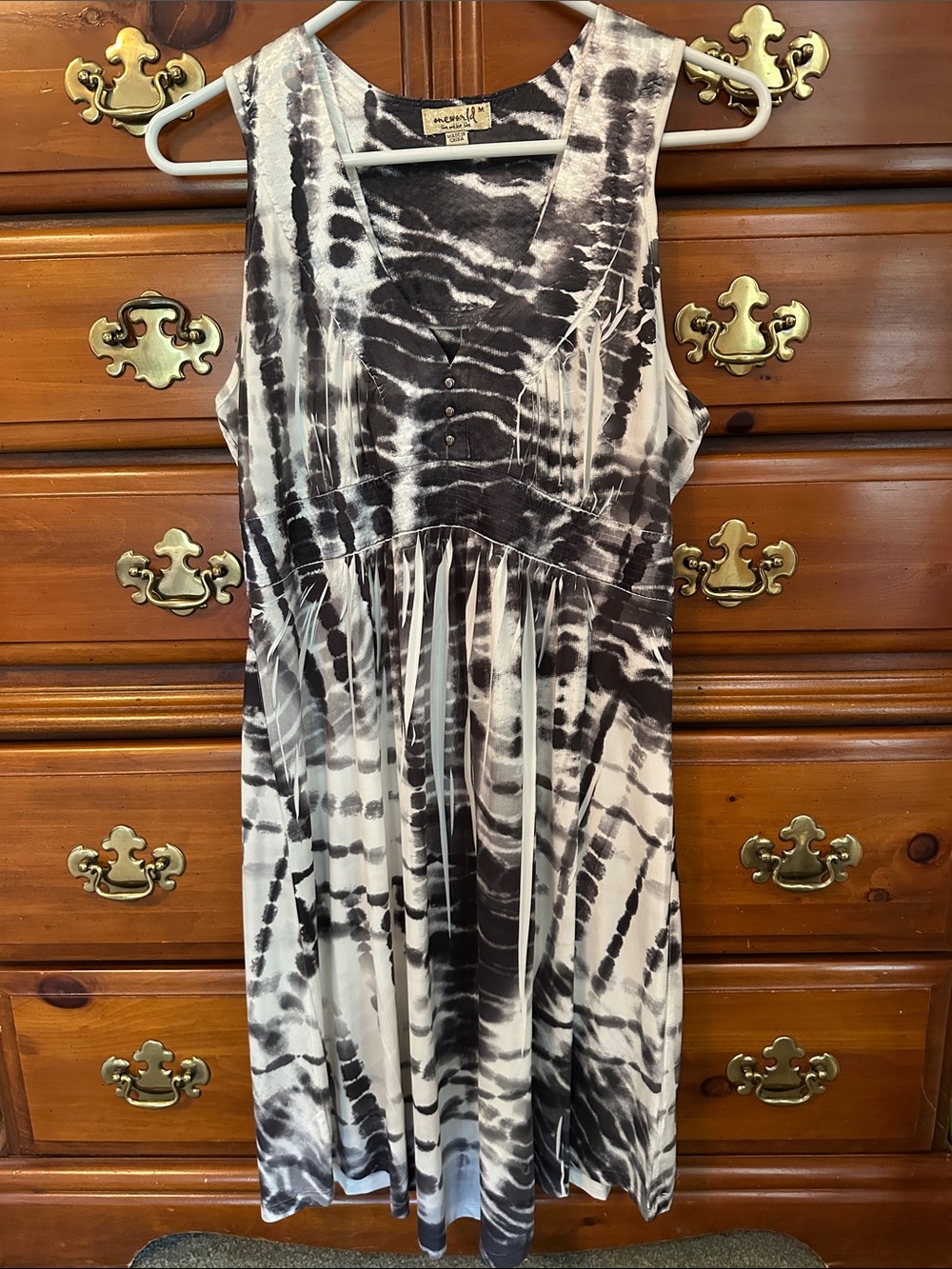 One World Summer Beach Dress Size Medium Black & White Tie Dye. Great Condition.